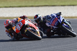 Marc Marquez, Repsol Honda Team overtakes Jorge Lorenzo, Yamaha Factory Racing