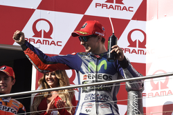 Jorge Lorenzo, Yamaha Factory Racing viert tweede plaats op podium