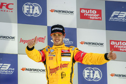 Gara 2, il vincitore Antonio Giovinazzi, Jagonya Ayam con Carlin Dallara Volkswagen