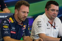 Christian Horner, Red Bull Racing, Teamchef, mit Eric Boullier, McLaren-Rennleiter, in der FIA-PK