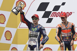 Podio: il vincitore Dani Pedrosa, Repsol Honda Team e il secondo classificato Jorge Lorenzo, Yamaha