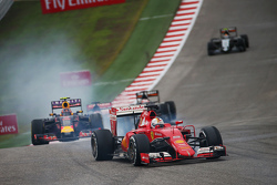 Sebastian Vettel, Ferrari SF15-T se bloquea en la frenada