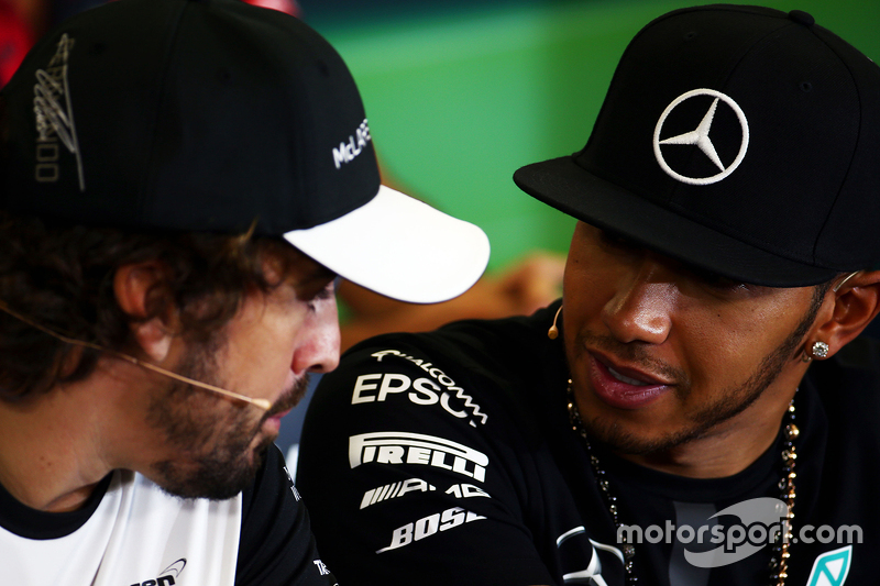 Fernando Alonso, McLaren with Lewis Hamilton, Mercedes AMG F1 in the FIA Press Conference