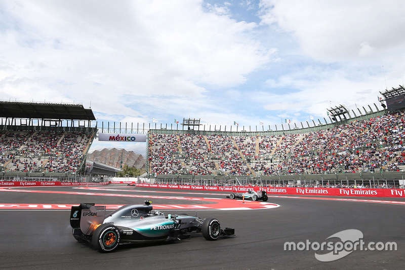 #2: Nico Rosberg mit brennenden Bremsen