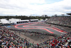 Lewis Hamilton, Mercedes AMG F1 W06 lidera a Valtteri Bottas, Williams FW37