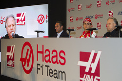 Carlos Slim, directeur América Móvil, Esteban Gutiérrez Haas F1 Team, Gene Haas teameigenaar