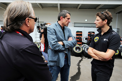 Gene Haas, Geschäftsführer Haas Automotion, mit Günther Steiner, Haas F1 Team, Teamchef, und Romain
