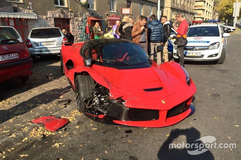 LaFerrari crash in Boedapest