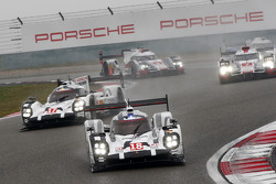 #18 Porsche Team Porsche 919 Hybrid: Romain Dumas, Neel Jani, Marc Lieb and #17 Porsche Team Porsche