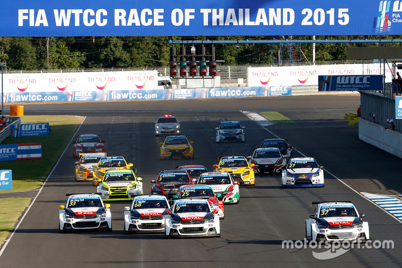 Départ : Jose Maria Lopez, Citroën C-Elysée WTCC, Citroën World Touring Car team mène