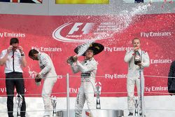 Podio: Primer lugar Nico Rosberg, Mercedes AMG F1, Segundo Lugar Lewis Hamilton Mercedes AMG F1 y el