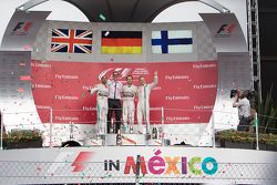 Podio: Primer lugar Nico Rosberg, Mercedes AMG F1, Segundo Lugar Lewis Hamilton Mercedes AMG F1 y el