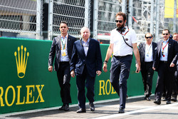 Jean Todt, FIA President with Matteo Bonciani, FIA Media Delegate on the grid