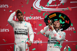 Lewis Hamilton, Mercedes AMG F1 com Nico Rosberg, Mercedes AMG F1 W06