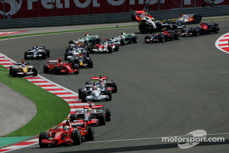 Start, Felipe Massa, Scuderia Ferrari, F2008 ve Lewis Hamilton, McLaren Mercedes, MP4-23