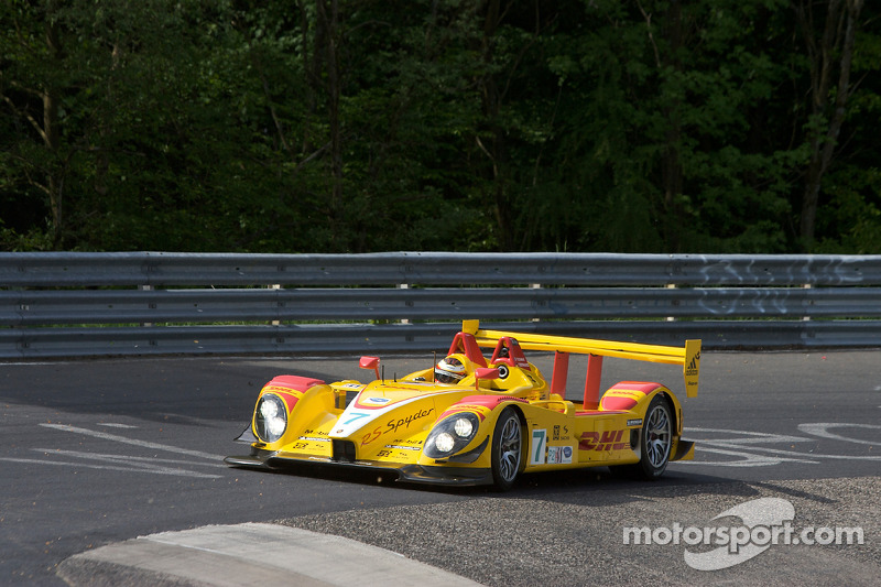 Timo Bernhard bei einer Demofahrt mit dem Porsche RS Spyder auf der legendären Nordschleife