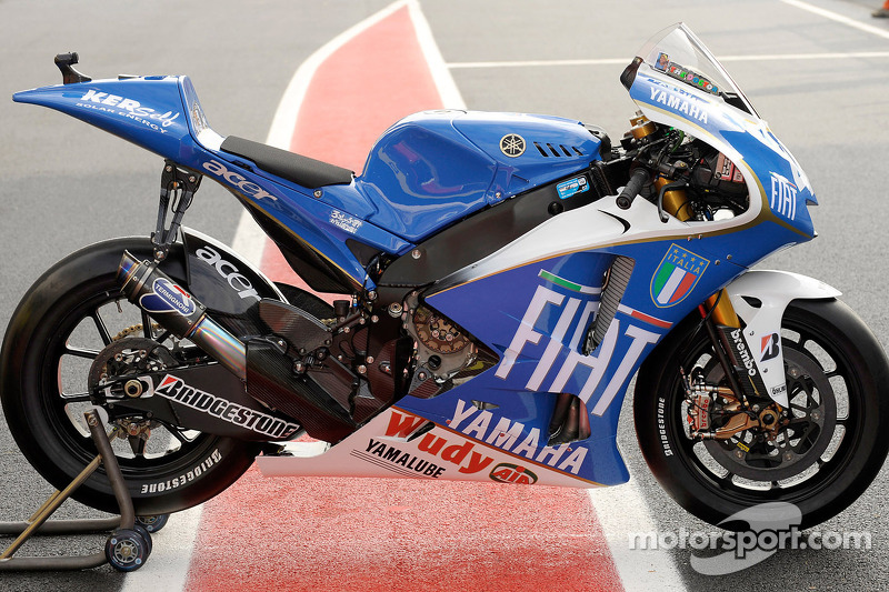 Valentino Rossi's Yamaha with the Azurri livery