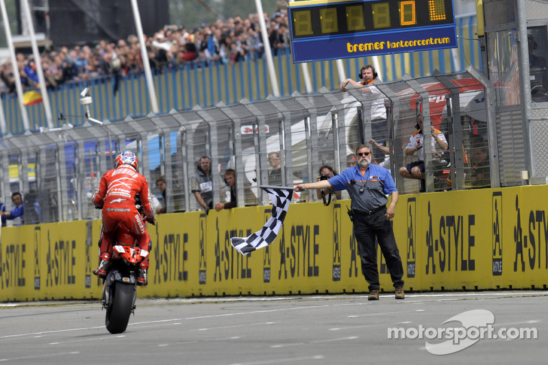 2008 : Кейсі Стоунер (Ducati Marlboro Team)