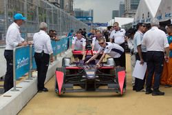 DS Virgin Racing Formula E Takımı pit alanında