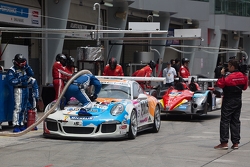 #51 KCMG车队 保时捷911 GT3 Cup: 叶恭正, 克里斯蒂安·里德, Dan Wells