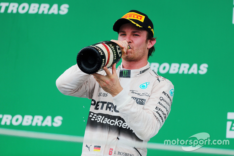 Race winner Nico Rosberg, Mercedes AMG F1 celebrates on the podium