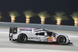 #17 Porsche Team Porsche 919 Hybrid: Timo Bernhard, Mark Webber, Brendon Hartley