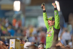 Victory-Lane: 1. und Champion NASCAR Sprint-Cup 2015: Kyle Busch, Joe Gibbs Racing Toyota