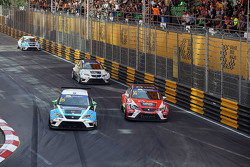 Stefano Comini, SEAT Leon, Target Competition with Pepe Oriola, SEAT Leon, Team Craft-Bamboo LUKOIL
