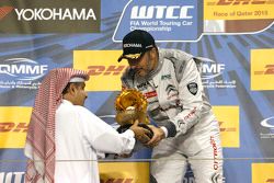 Podio: ganador Yvan Muller, Citroën C-Elysée WTCC, Citroën World Touring Car team