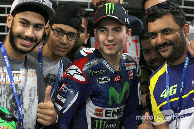 Jorge Lorenzo, Yamaha Factory Racing met fans