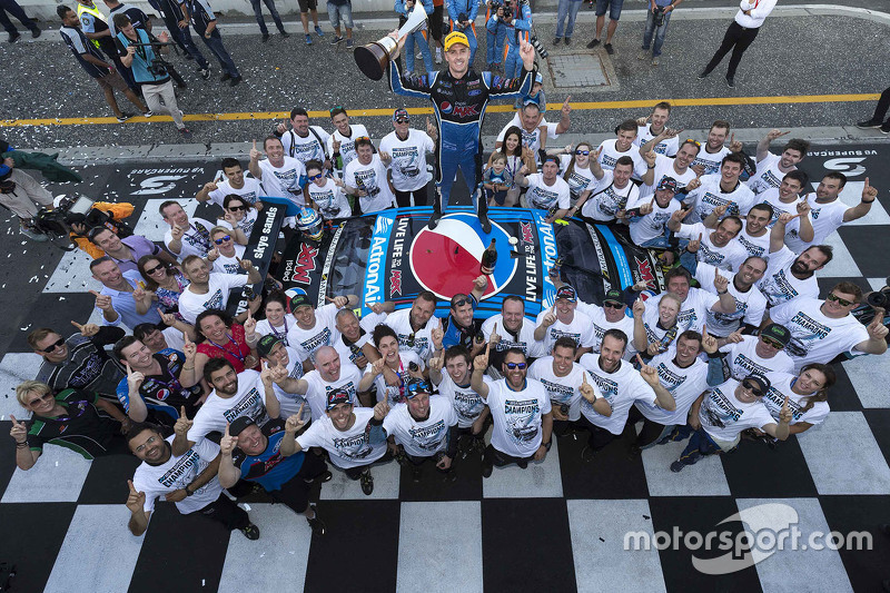 6. 2015 V8 Supercars Champion Mark Winterbottom, Prodrive Racing Australia Ford celebrates with his team