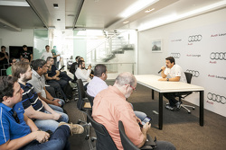 Lucas di Grassi concede coletiva em São Paulo