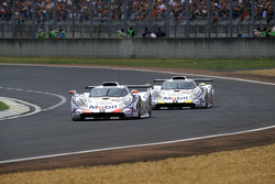 保时捷车队26号保时捷911 GT1-98:阿兰·麦克尼什、史蒂芬·欧托利、洛朗·艾洛,保时捷车队25号保时捷911 GT1-98:约格·穆勒、乌韦·阿尔岑、鲍伯·沃尔莱克