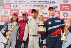 Podium: Tatiana Calderón, Jean Alesi, Tarun Reddy y Nikita Troitskiy