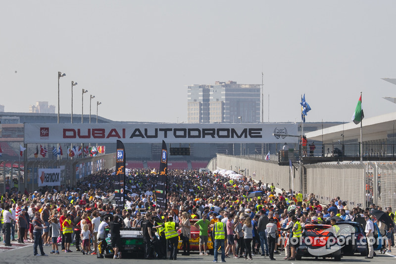 Starting grid for 24h of Dubai at 24 Hours of Dubai