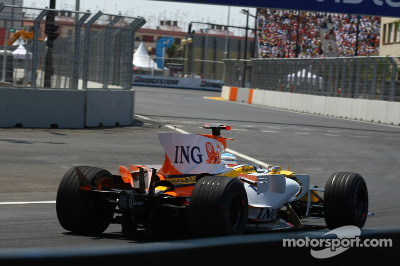 Fernando Alonso, Renault F1 Team, R28, opgave na crash