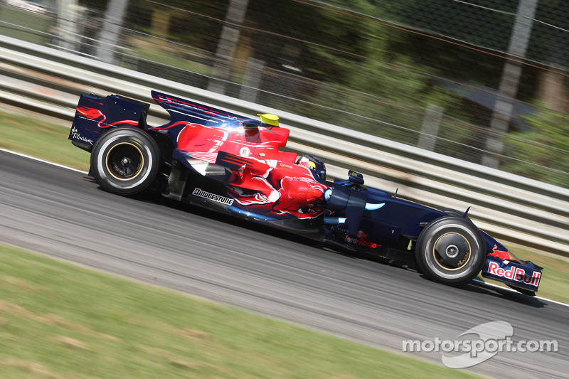 2008: Toro Rosso STR3 (13 Гран При, одна победа, 6-е место в КК)