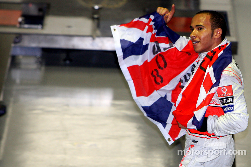 Campeón del Mundo F1 2008, Lewis Hamilton, celebrando