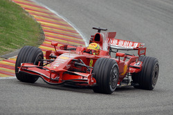 Valentino Rossi test ediyorFerrari F2008