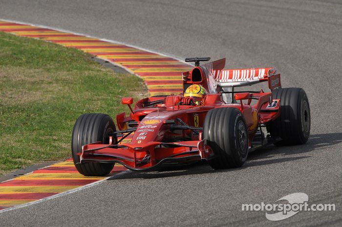 Valentino Rossi prueba el Ferrari F2008
