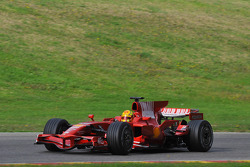 Valentino Rossi teste la Ferrari F2008