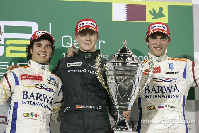 Podio: ganador Nico Hulkenberg, segundo lugar Sergio Pérez, tercero Vitaly Petrov