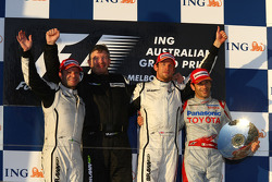 Podium: Sieger Jenson Button mit Ross Brawn, Rubens Barrichello und Jarno Trulli
