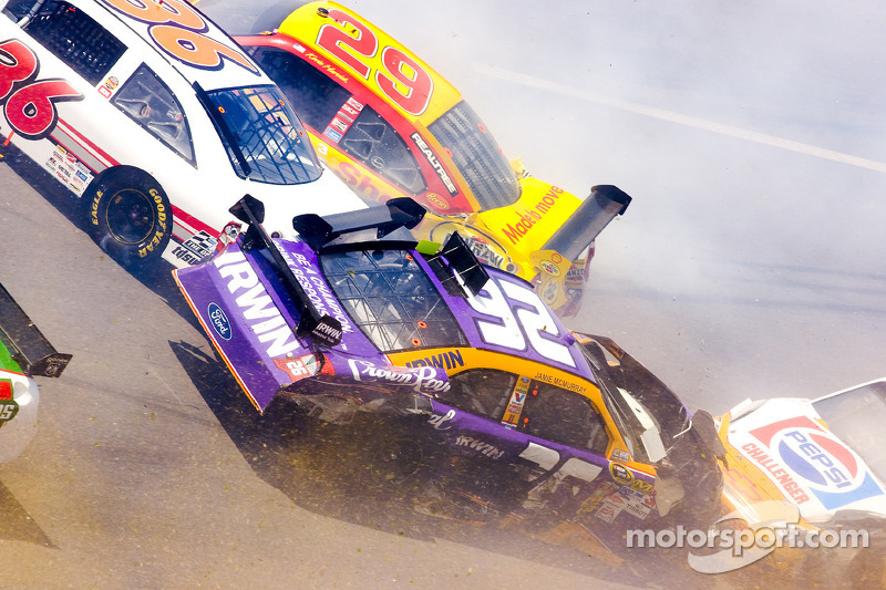Frühjahr 2009: Crash mit Jamie McMurray, Scott Riggs, Kevin Harvick, Jeff Gordon