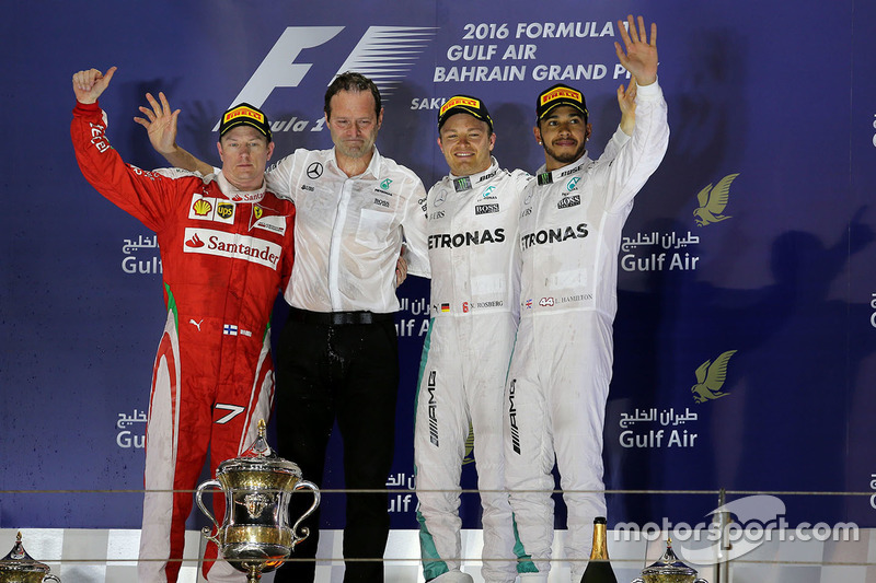 Podio: ganador de la carrera Nico Rosberg, Mercedes AMG F1 Team, segundo lugar tercer lugar Kimi Raikkonen, Ferrari, Lewis Hamilton, Mercedes AMG F1 Team