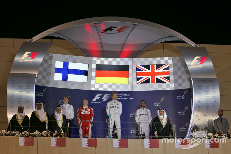 Podio: ganador primer lugar Nico Rosberg, Mercedes AMG F1 Team, segundo lugar Kimi Raikkonen, Ferrari, y tercer lugar Lewis Hamilton, Mercedes AMG F1 Team