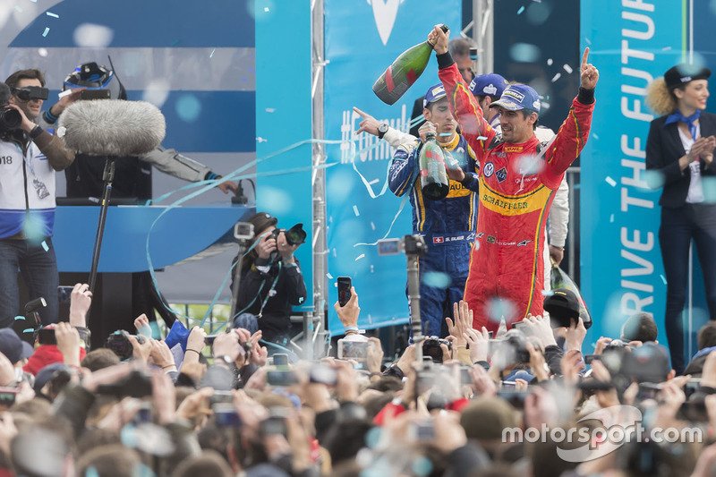 Podio: ganador de la carrera Lucas di Grassi, ABT Schaeffler Audi Sport
