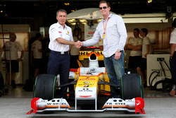 Bob Bell, Renault F1 Team, Team'in Direktörü, Jordy Cobelens, CEO, TW Steel