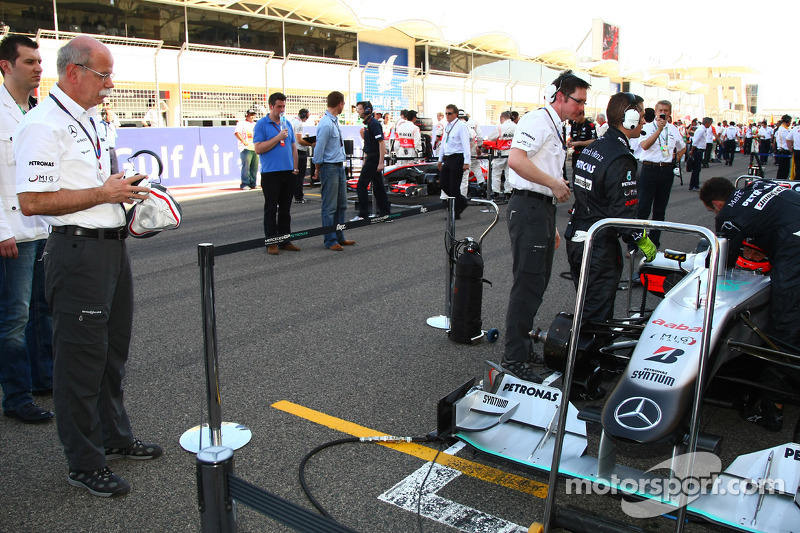 Dr. Dieter Zetsche, Chairman van Daimler en Michael Schumacher, Mercedes GP