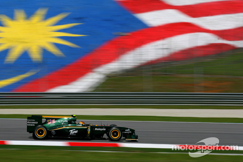 2010: Fairuz Fauzy, piloto de pruebas, Lotus T127
